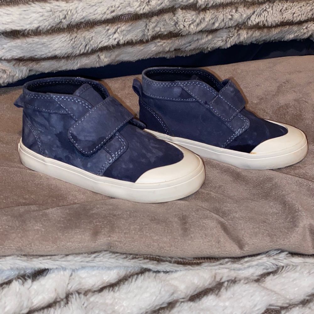 Baby boy Sz 7 Shoes